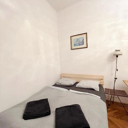 Cozy Studio In Cracow คราคูฟ ภายนอก รูปภาพ